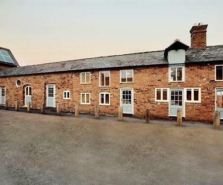 Мотель The Coaching Barns Wem Экстерьер фото
